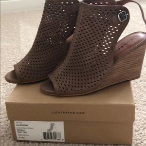 Lucky Rozina Wedge Sandal 8.5